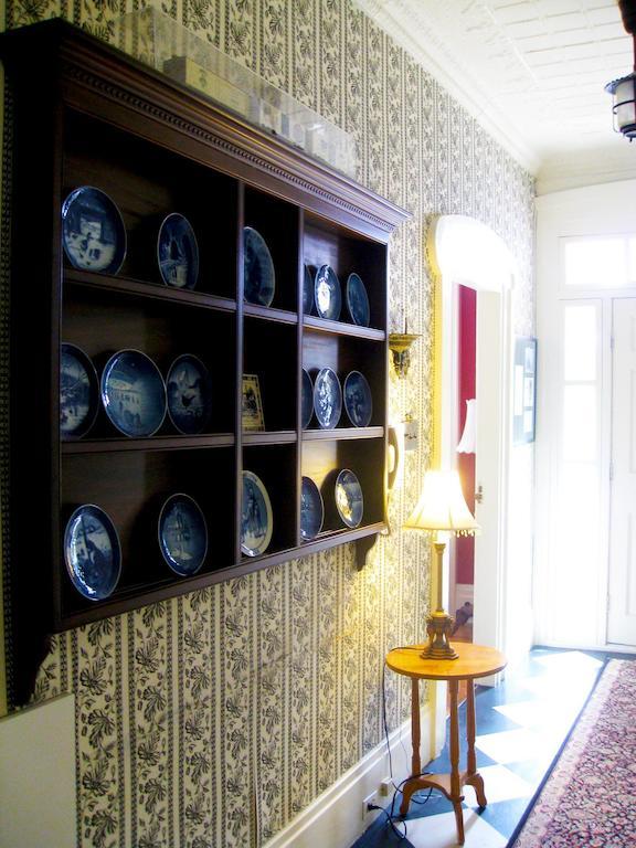 The White House Bed & Breakfast 2*