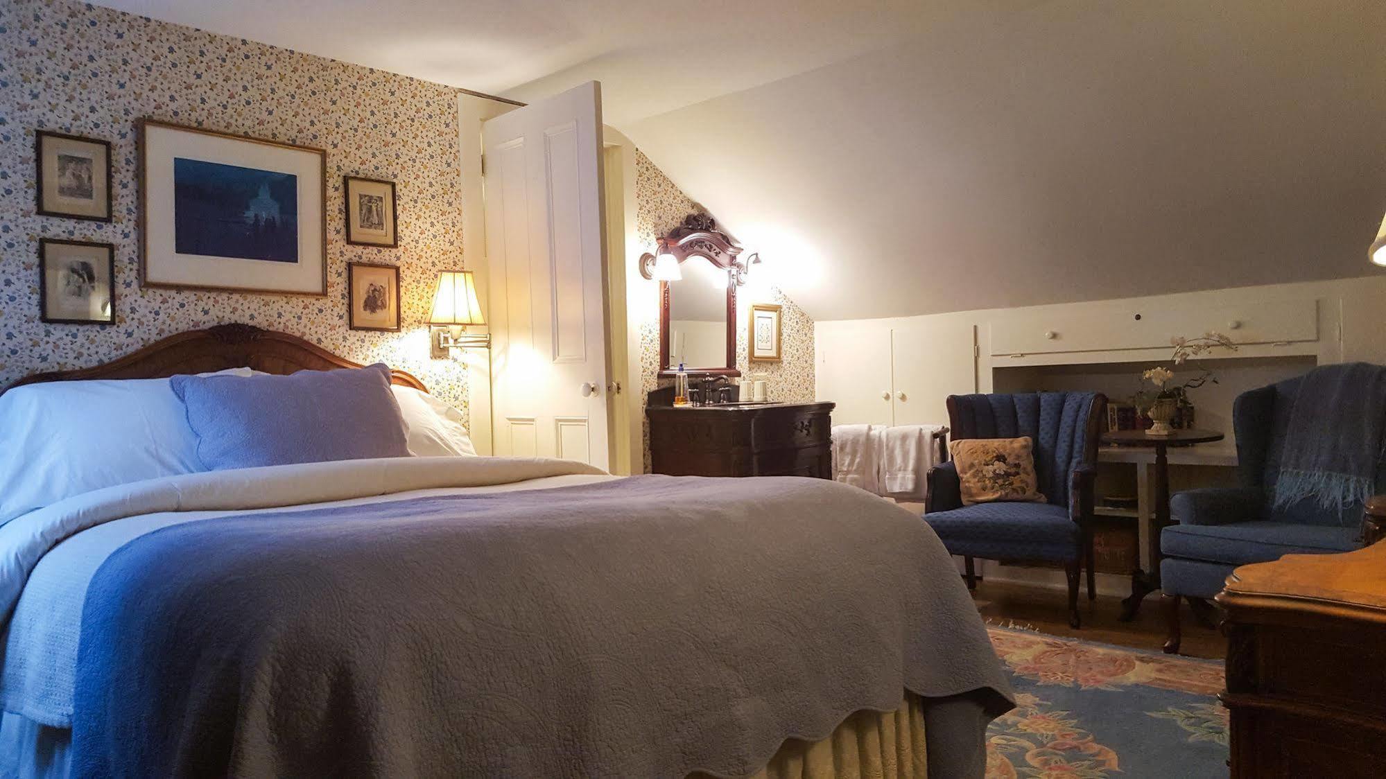 The White House Bed & Breakfast